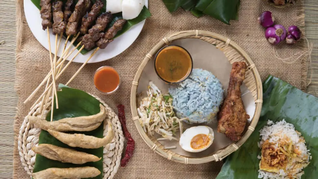16 Fantastic Things To Do In Malaysia For A Great Trip 13 Eat Malaysian Food