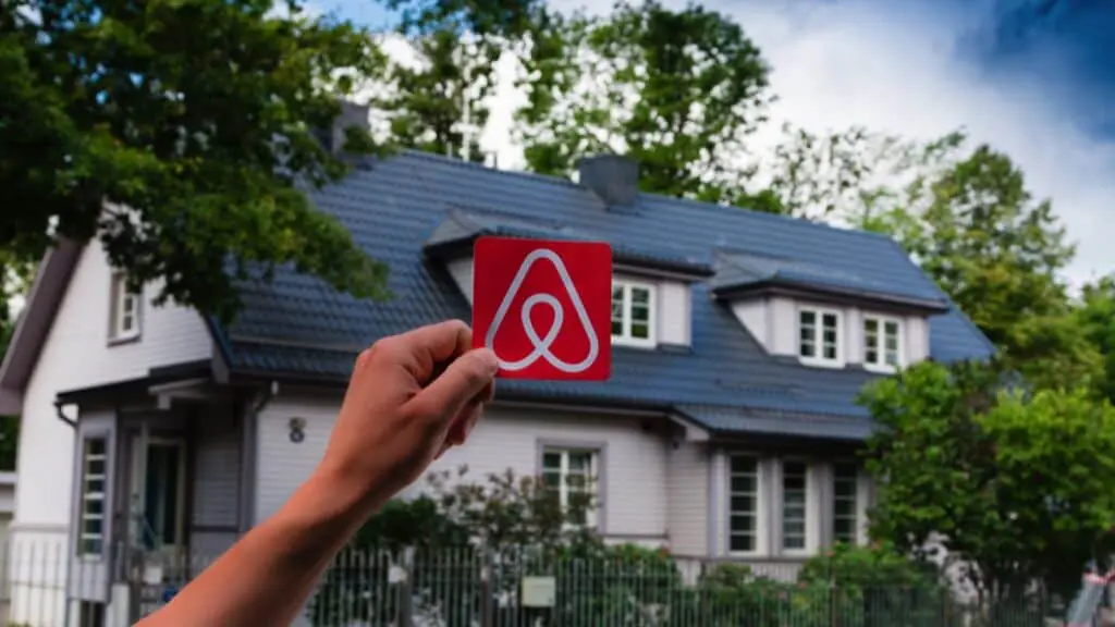 16 Ways The Rich Make Even More Money By Working Less 39 Airbnb