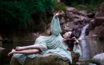 Age Defying Mindset: Embracing The Advantages Of Aging To Keep Your Youthful Spirit Alive