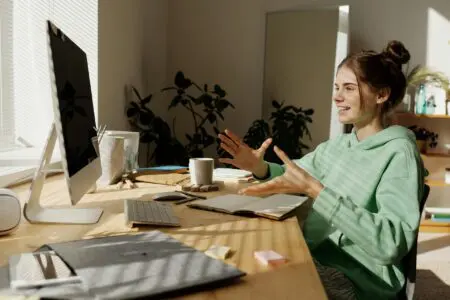 5 Shockingly Costly Mistakes Salespeople Make When They Can’t Stay Calm &Raquo; Pexels Julia M Cameron 4144830 Scaled 1