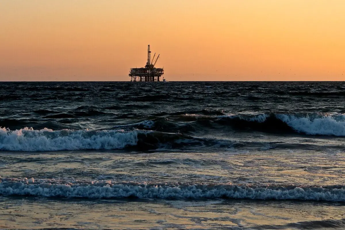 Hurricane Trump: Our Ocean Is Too Precious For Offshore Drilling! 1 Hurricane Trump: Our Ocean Is Too Precious For Offshore Drilling! &Raquo; Oil Rig 2191711 1280 Scaled