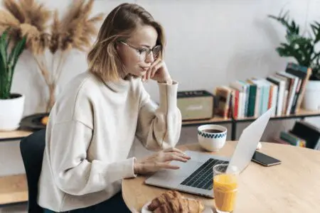 Is Your Digital Body Language Sending The Wrong Message? &Raquo; File 2