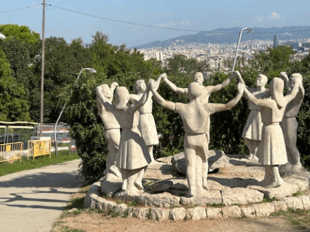 Are You Ready To Share Your Secrets And Publicize? &Raquo; Crowd Sculture 1