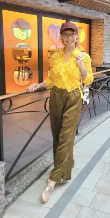 How To Wear Satin Pants: Adding Shine And Texture &Raquo; Naples Day 5