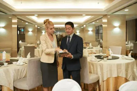 Unreasonable Hospitality: A Call To Christian Leaders &Raquo; File
