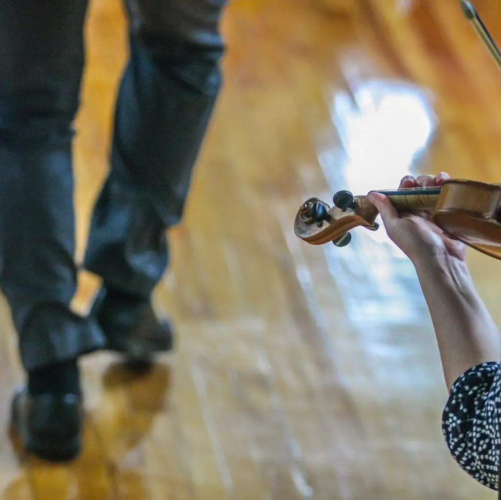 Fiddle And Feet