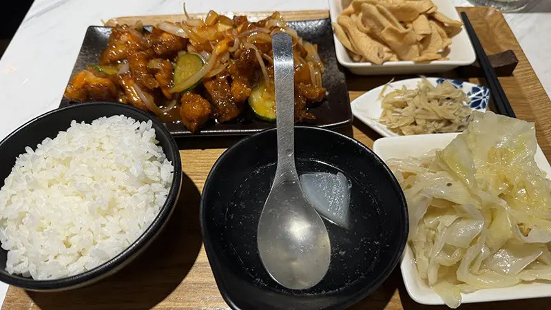 Day 2 In Taipei, Taiwan: Exploring Ximending And Getting Oriented &Raquo; Lunch At Red Bistro