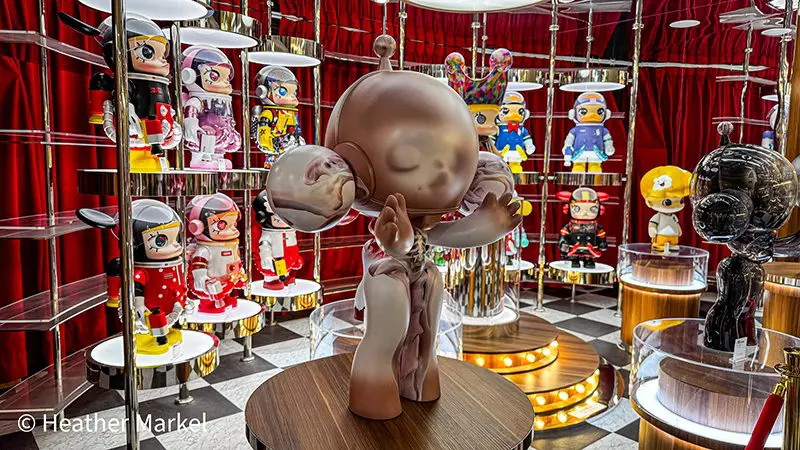 Day 2 In Taipei, Taiwan: Exploring Ximending And Getting Oriented &Raquo; Pop Shop Dolls 2