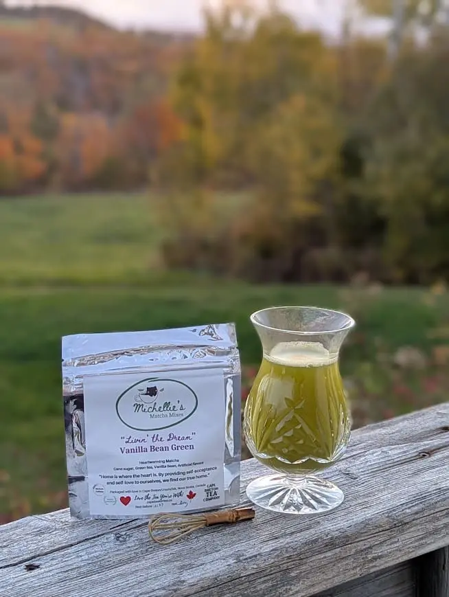 Finding Peace In The Present &Raquo; Vanilla Bean Green On Railing 1 1