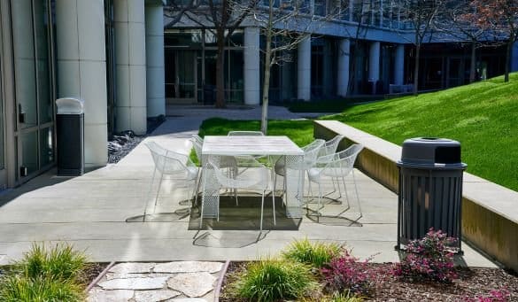 How To Create An Outdoor Break Area For Employees &Raquo; Gkdmetalfabrics 266941 Outdoor Break Area Image1