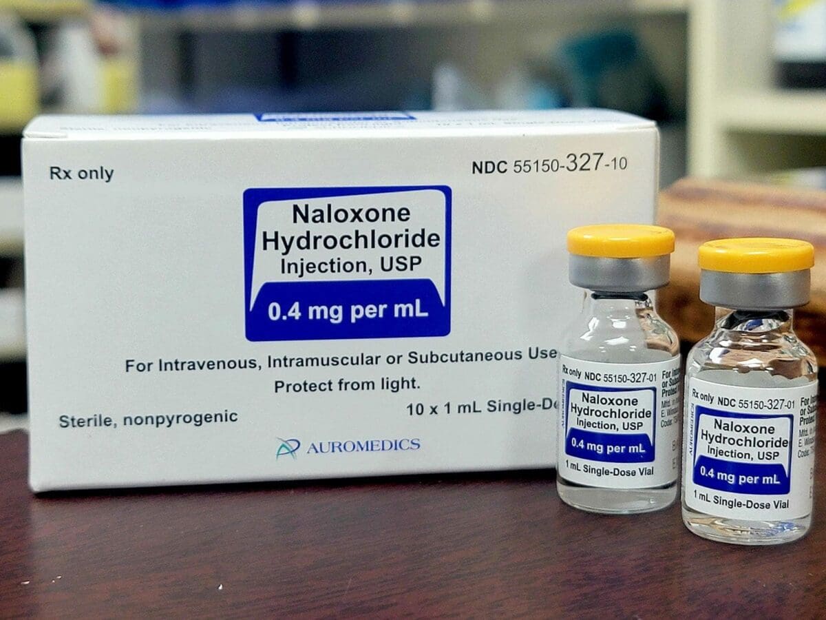 “Devil In Disguise” Investigation: Efforts To Put An End To Growing Drug Abuse &Raquo; Narcan Naloxone Glass Vials