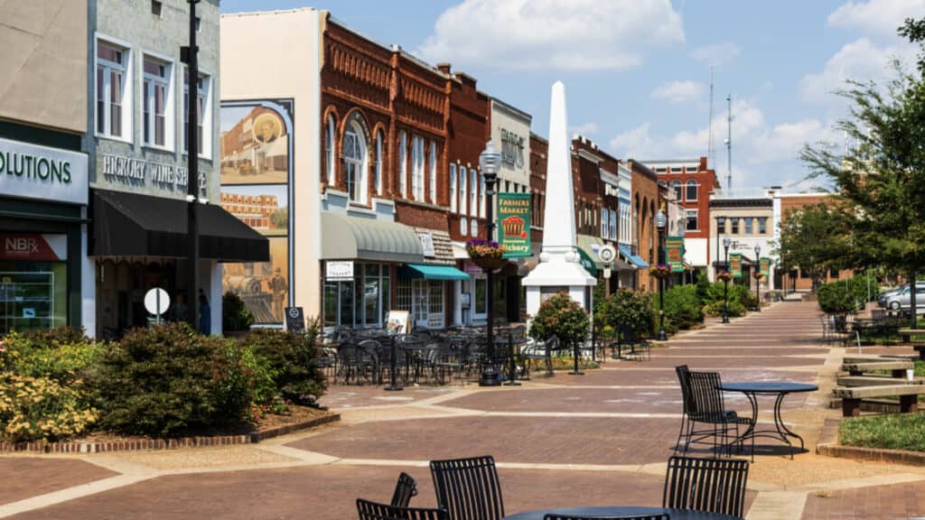 16 Cities In The U.s. That Have A High Quality Of Life And Won’t Break The Bank &Raquo; Hickory North Carolina.001 1024X576 1