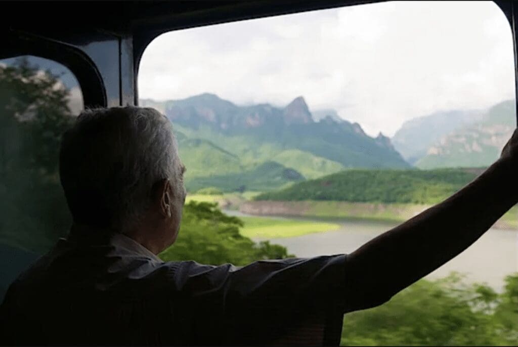 15 Fresh Tips For Capturing Stunning Photos From A Train &Raquo; Man In A Train 1024X686 1