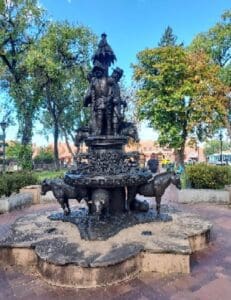 Linda Ballou Invites You To Experience Sensational Santa Fe In Northern New Mexico &Raquo; Statue In Cathedral Park Historic District Santa Fe Linda Ballou 231X300 1