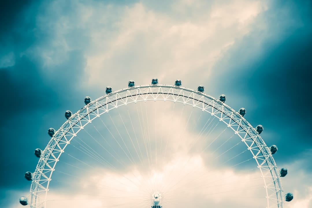 Ferris Wheel During Daytime