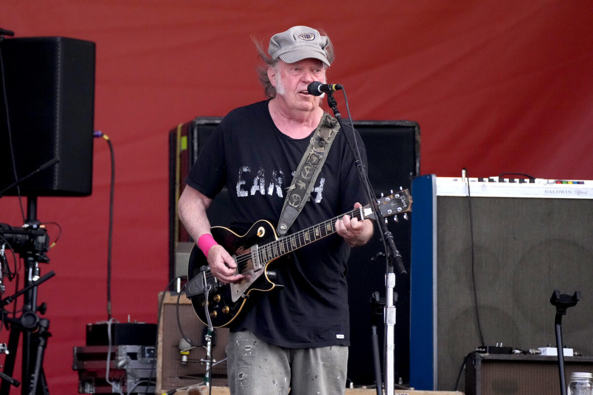 Neil Young Announces 2025 'Love Earth' World Tour