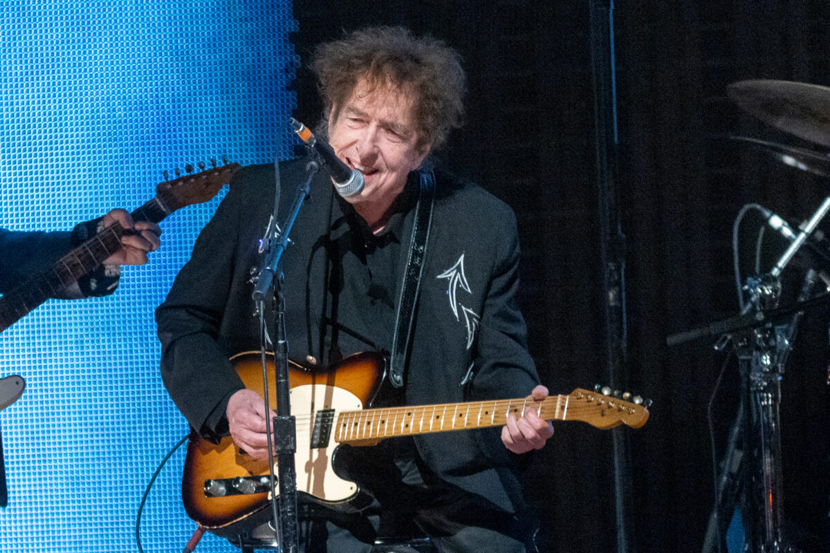 Bob Dylan Is Touring The U.s. In Remote Towns: See The Dates
