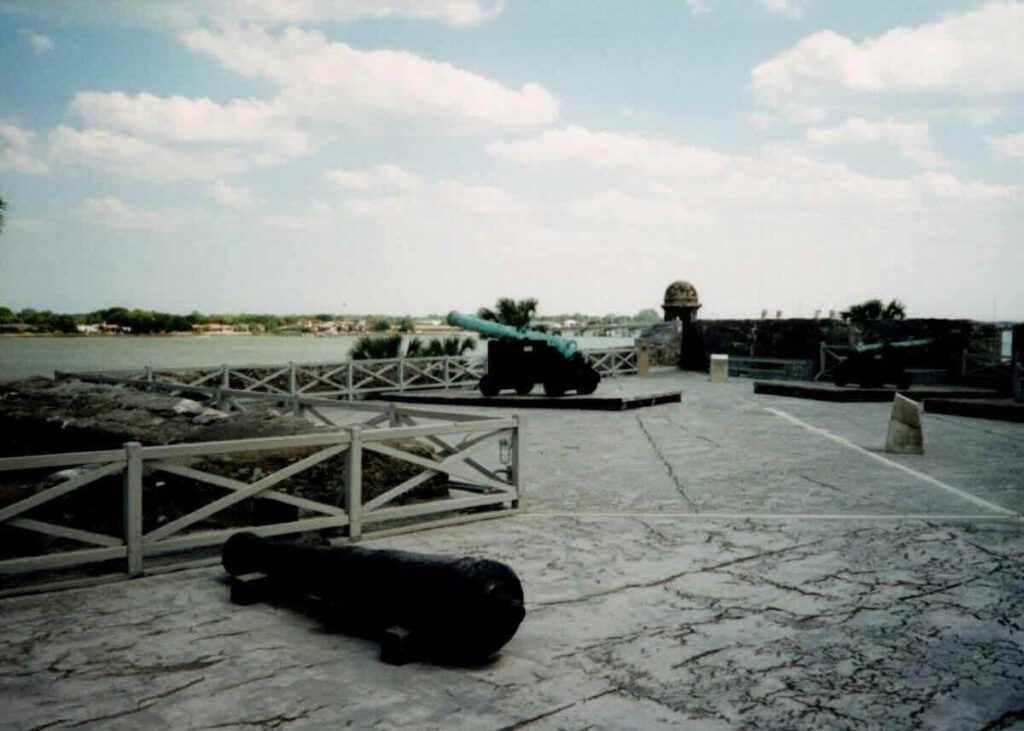 Taking A Step Back In Time: Visiting Two Historic Forts &Raquo; Fastfoto 0014 B