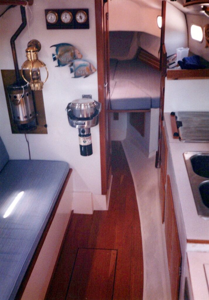 Adventures In Small-Space Living: When Your Home Moves Around &Raquo; Fastfoto 0034 A